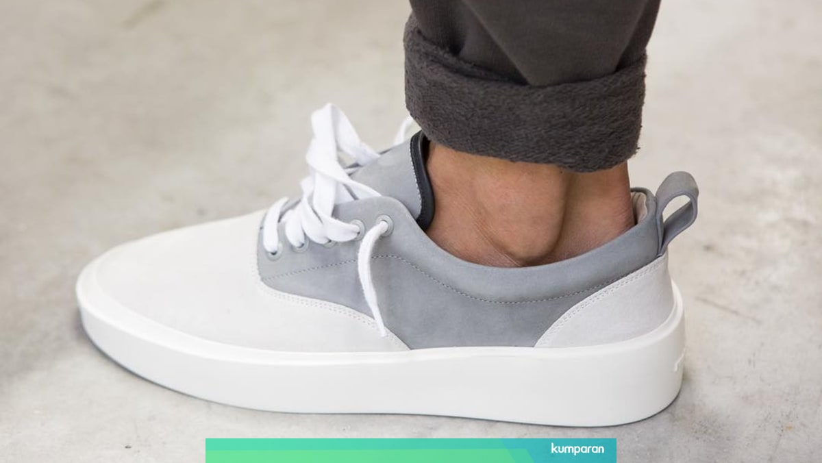 Fear Of God Akan Rilis Sneaker Yang Mirip Dengan Vans Kumparan Com