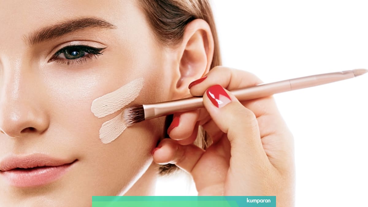 7 Tips Makeup Anti Luntur Meski Berkeringat Di Cuaca Panas Kumparan Com