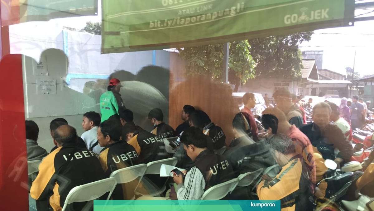 Driver Uber Pilih Ikut Go Jek Ketimbang Grab Syarat Lebih Mudah Kumparan Com