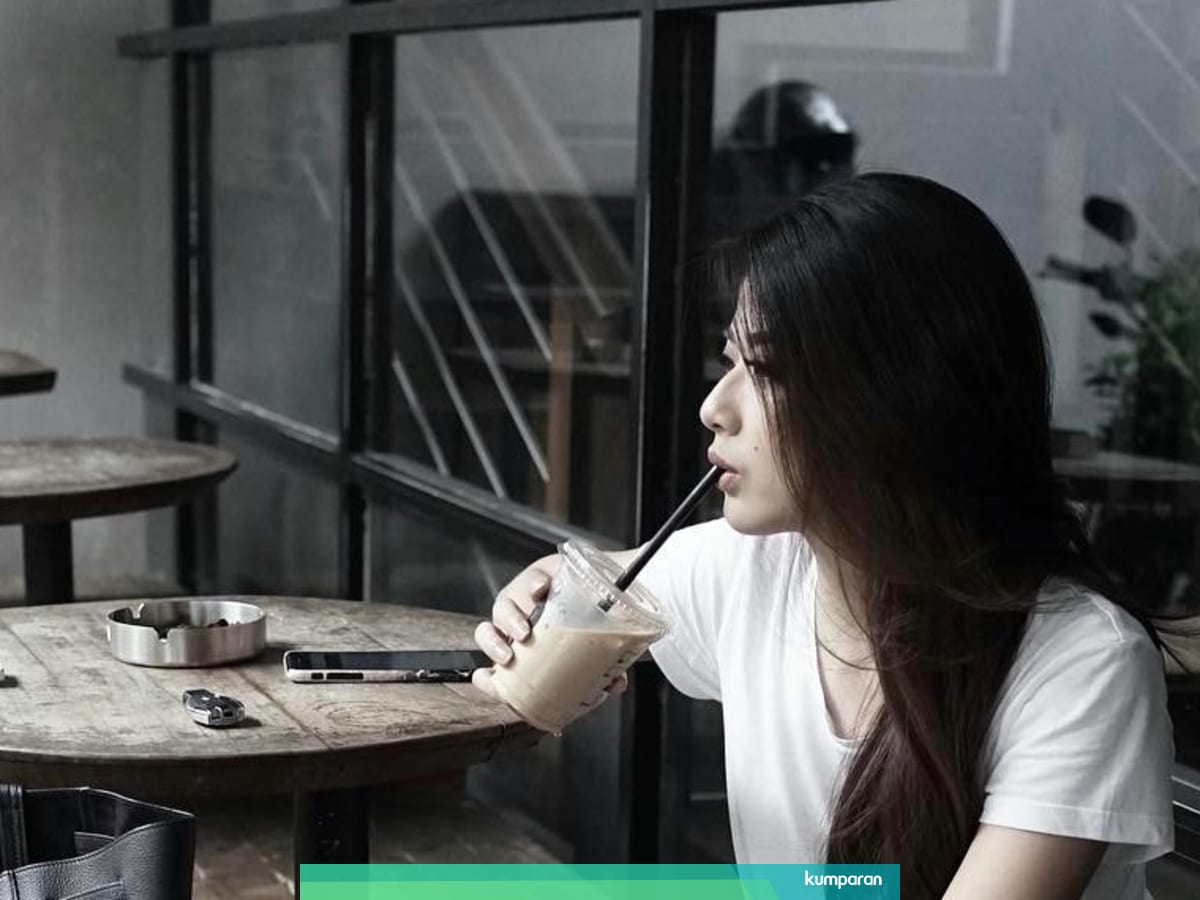 Foto Orang Difoto Dari Belakang / Riky Santoso ...