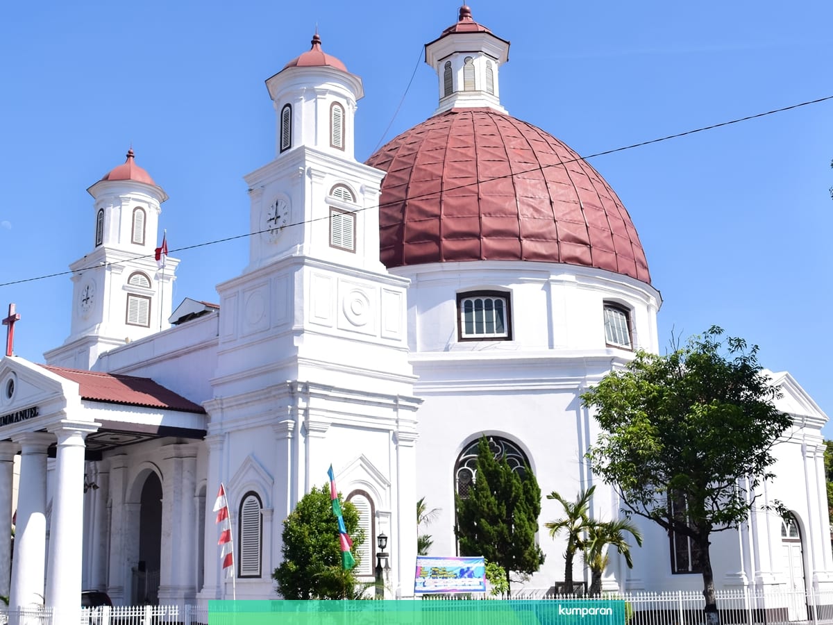  Gambar  Gereja  Blenduk Semarang serat