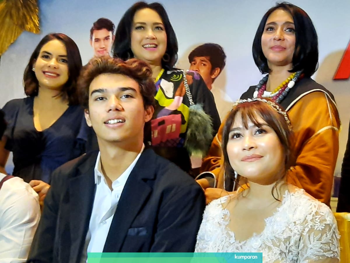 Jeff Smith Soal Foto Mesra Dengan Prilly Latuconsina Kita Dikira Nikah Beneran Kumparan Com