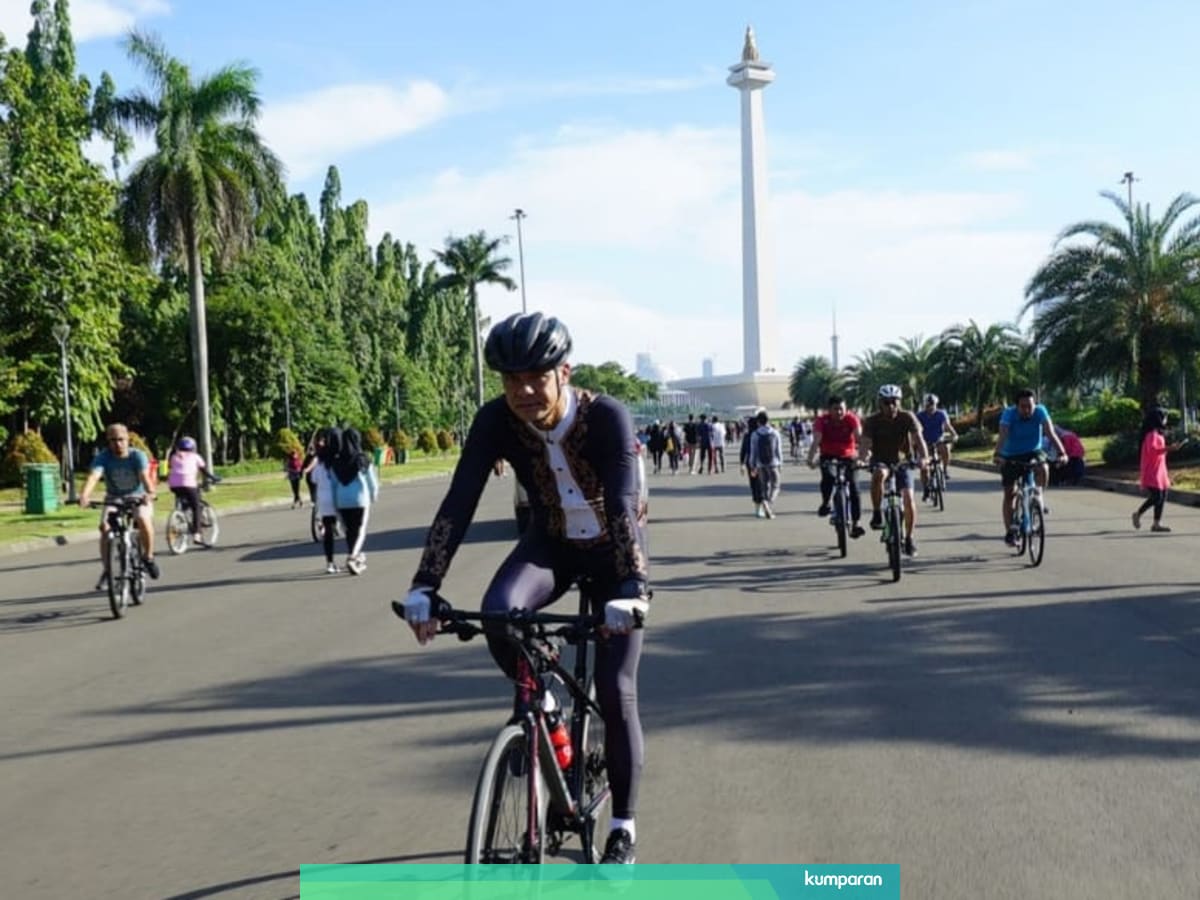 Boyong Road Bike Ganjar Sempatkan Gowes Di Cfd Jakarta Kumparan Com