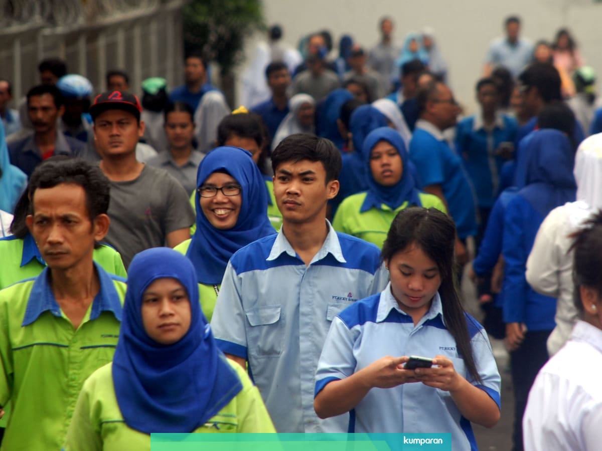 Di Ruu Cipta Kerja Pemerintah Ikut Tanggung Pesangon Pekerja Kena Phk Kumparan Com