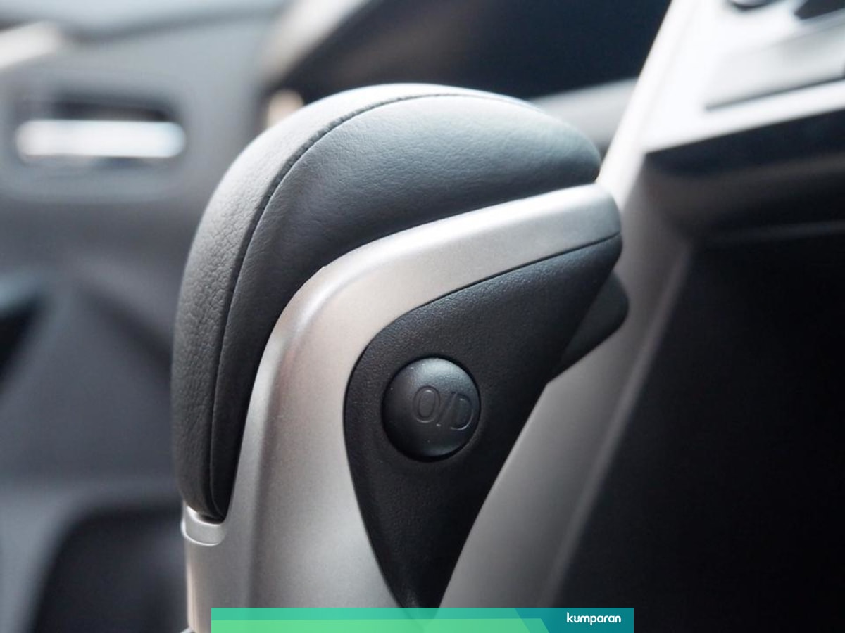 Tahukah Kamu Fungsi Dan Cara Kerja Tombol Overdrive O D Di Mobil Matik Kumparan Com