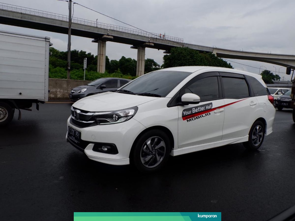 Konsumsi Bbm Honda Mobilio Tembus 19 3 Km Liter Kumparan Com