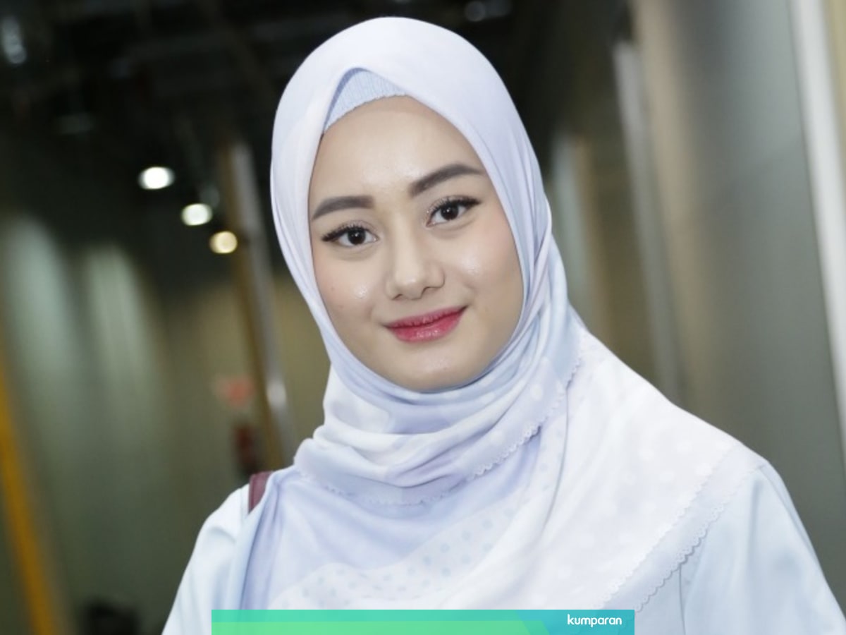 Perubahan Penampilan Dinda Hauw Berponi Botak Hingga Mantap Berhijab Kumparan Com