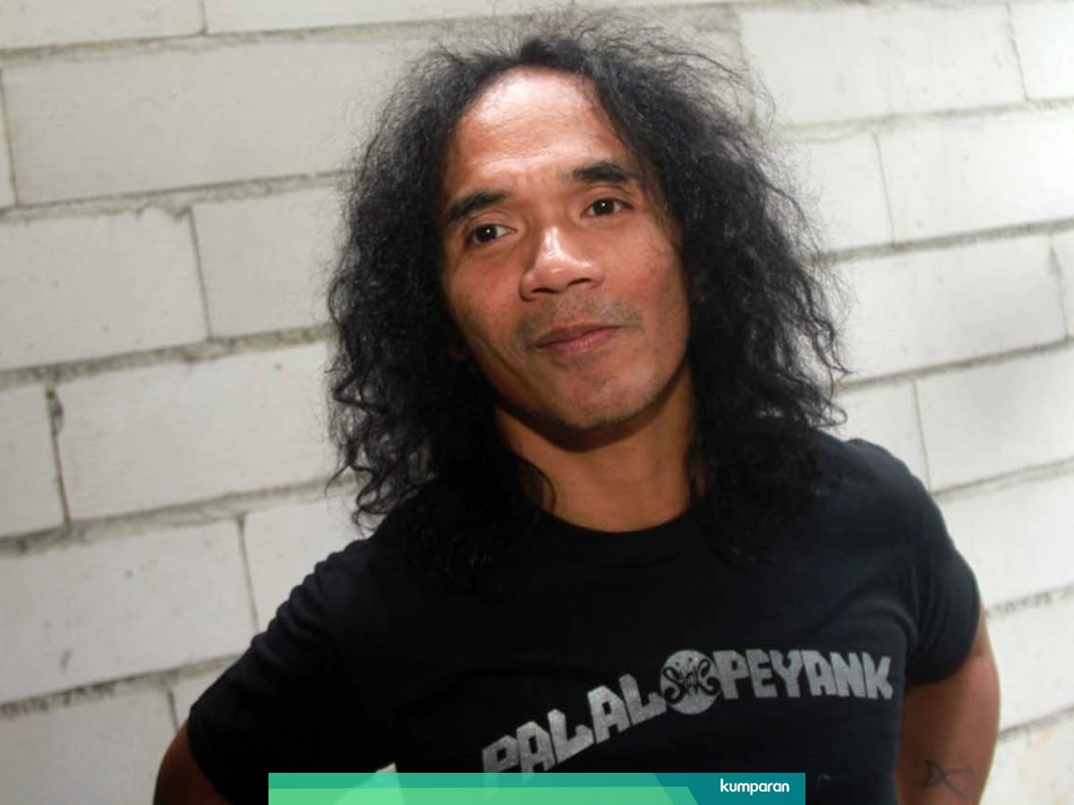 Ultah Ke 43 Kaka Slank Sudah Cukup Nakal Nakalan Kumparan Com Now we recommend you to download first result selamat ulang tahun jamrud mp3. ultah ke 43 kaka slank sudah cukup