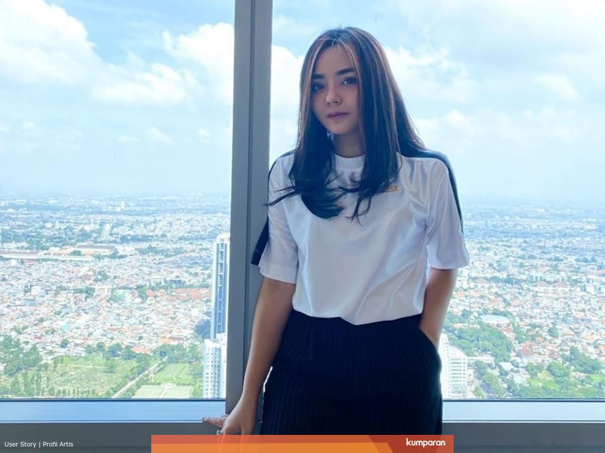 Profil Gita Sinaga Artis Yang Sempat Dikabarkan Pindah Agama Kumparan Com