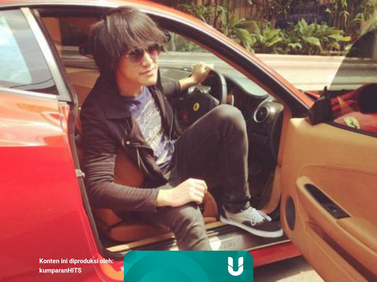 Menengok Mobil Mobil Mewah Dan Keren Para Artis Indonesia Kumparan Com