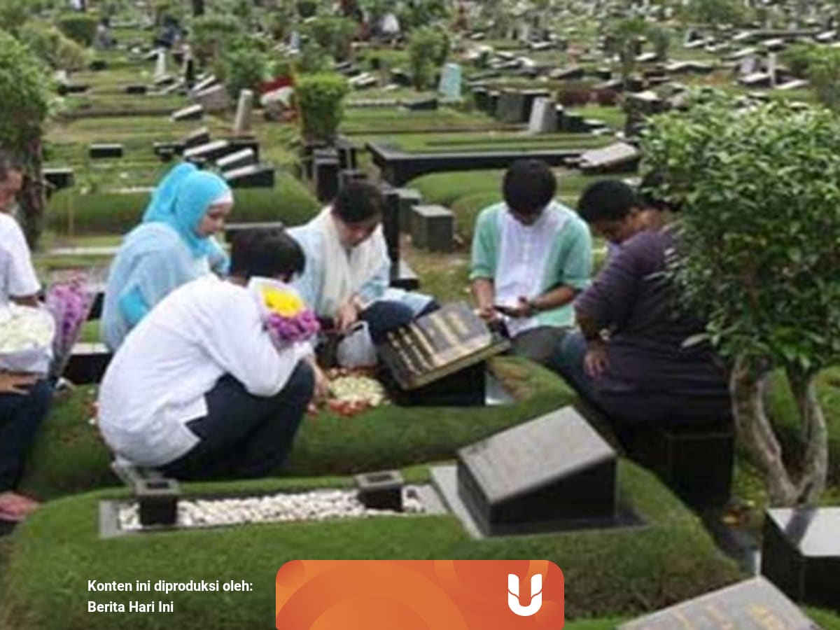 Doa Ziarah Kubur Jelang Ramadan Beserta Latin Dan Artinya Kumparan Com
