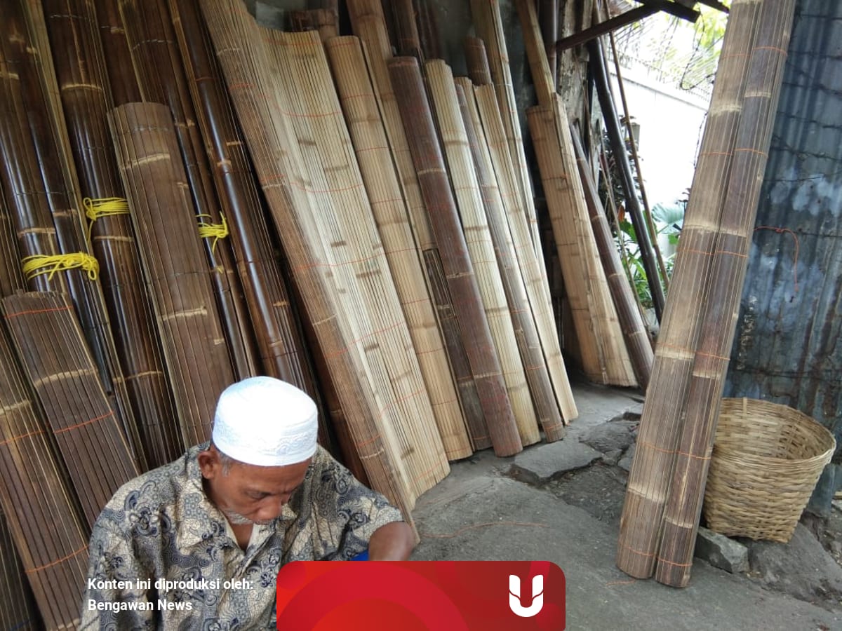 Pengrajin Tirai Bambu Solo Kebanjiran Pesanan Di Musim Penghujan Kumparan Com