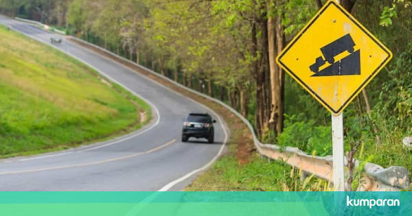 Lintasi Jalan  Menurun Pakai  Mobil  Manual Jangan Netralkan 