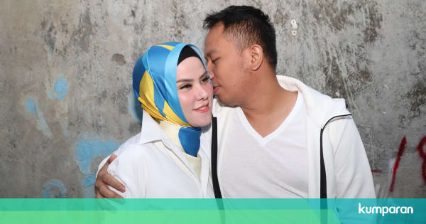 Vicky Prasetyo Umumkan Pernikahannya Dengan Angel Lelga