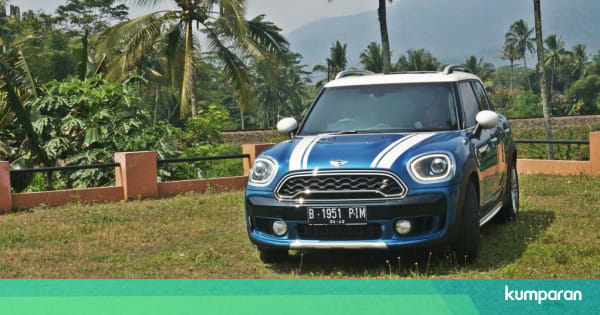 Mini Cooper Tabrak Tiang Beton Mrt Pengemudi Tak Sadarkan Diri Kumparan Com