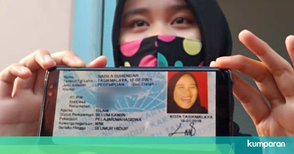 Viral Foto KTP dengan Ekspresi Tertawa Milik Wanita asal Tasikmalaya - kumparan.com