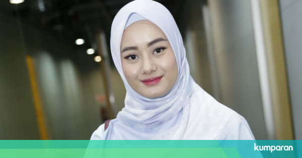 Foto: Dinda Hauw yang Kini Memutuskan Berhijab - kumparan.com