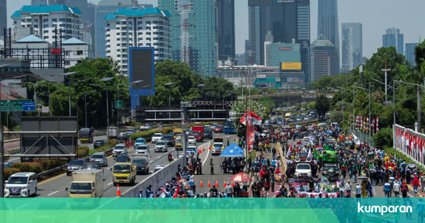 Demo Buruh Tolak Omnibus Law Bubar, Lalu Lintas Depan DPR ...