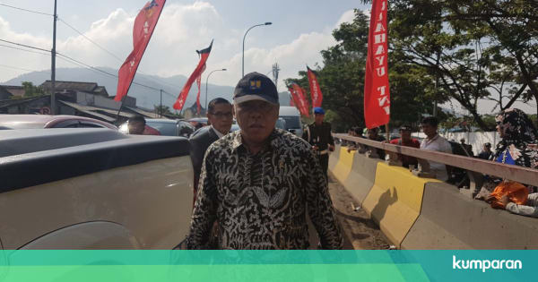 Ketika Para Menteri Ikut Jokowi Jalan Kaki ke Acara HUT ke-72 TNI