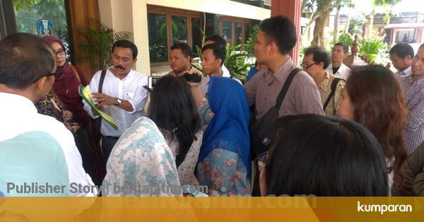 KOMPAK Minta PPDB Online Zonasi SMAN di Jatim Ditunda 